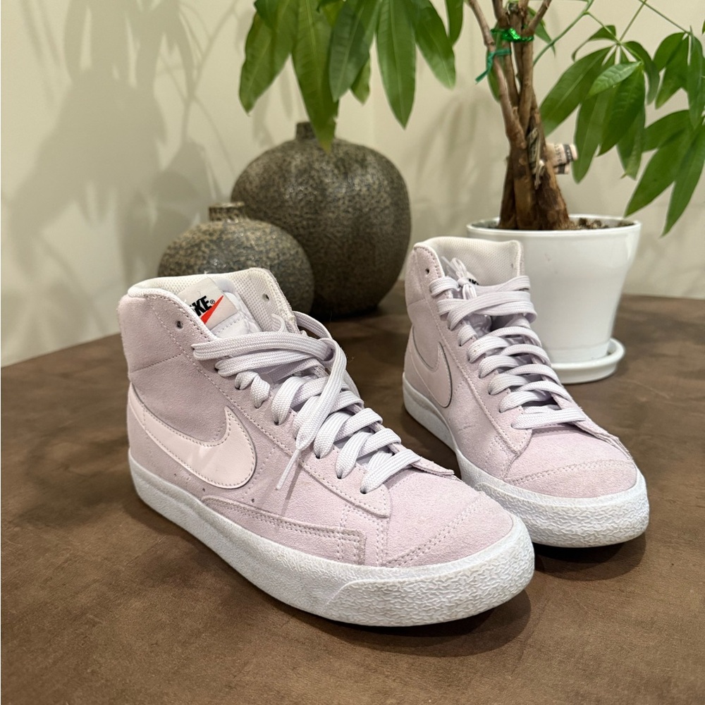 Nike Purple Sneakers Classic Design